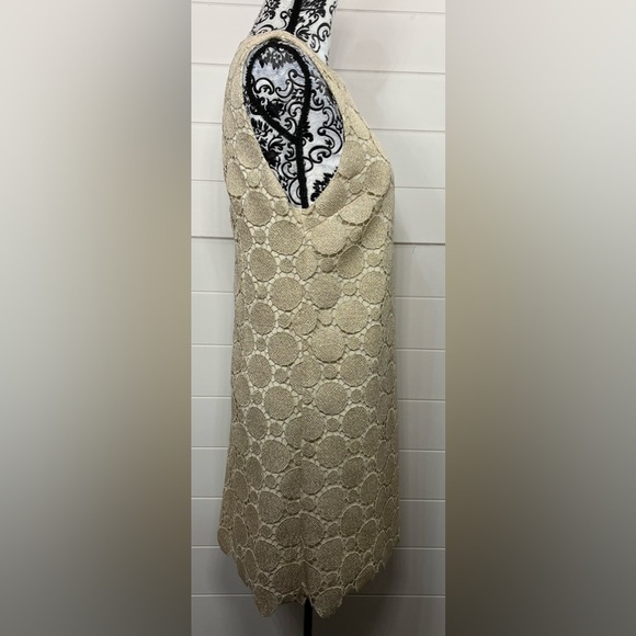 Alice & Olivia Dress Womens 8 Light Gold Metallic Lace Shift Mod Mini Cocktail - Picture 11 of 15